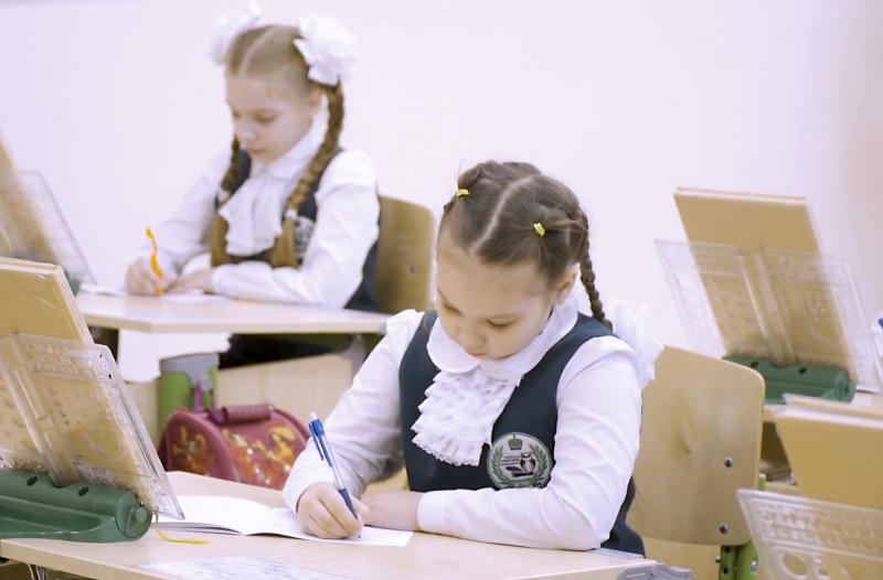 Путин поручил увеличить часы изучения русского языка для учителей начальной школы